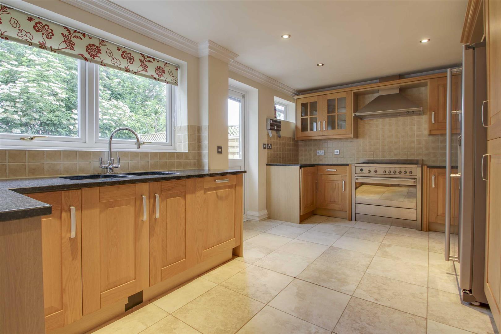 4 bed property in Livesey Hill, Milton Keynes